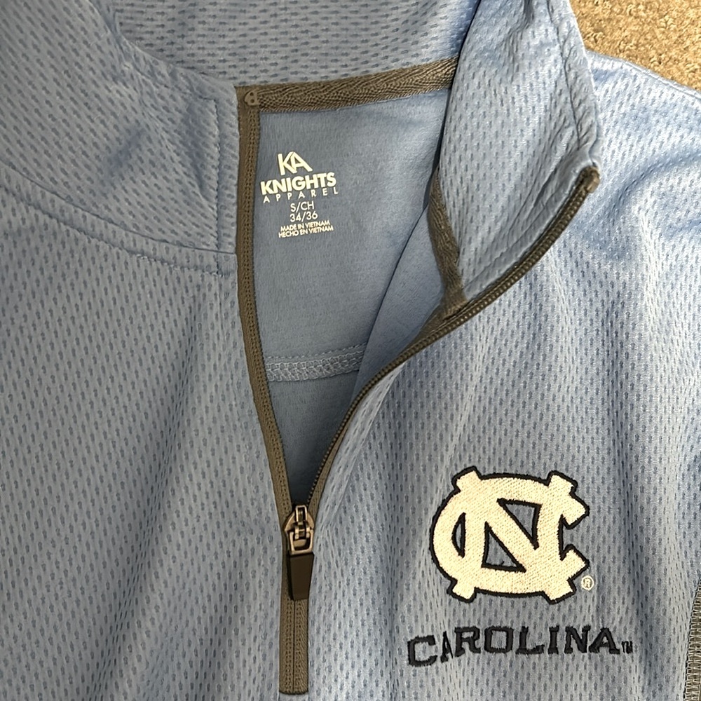 UNC 1/4 zip logo pullover
